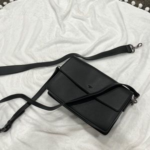 angela roi hamilton shoulder bag black
